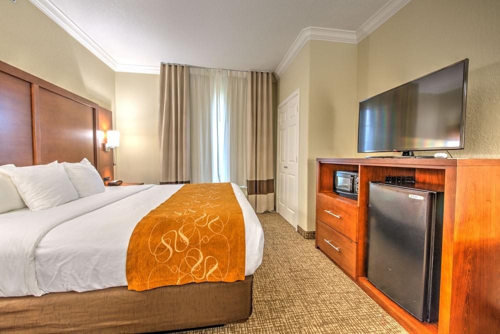 COMFORT SUITES TOMBALL photo 3