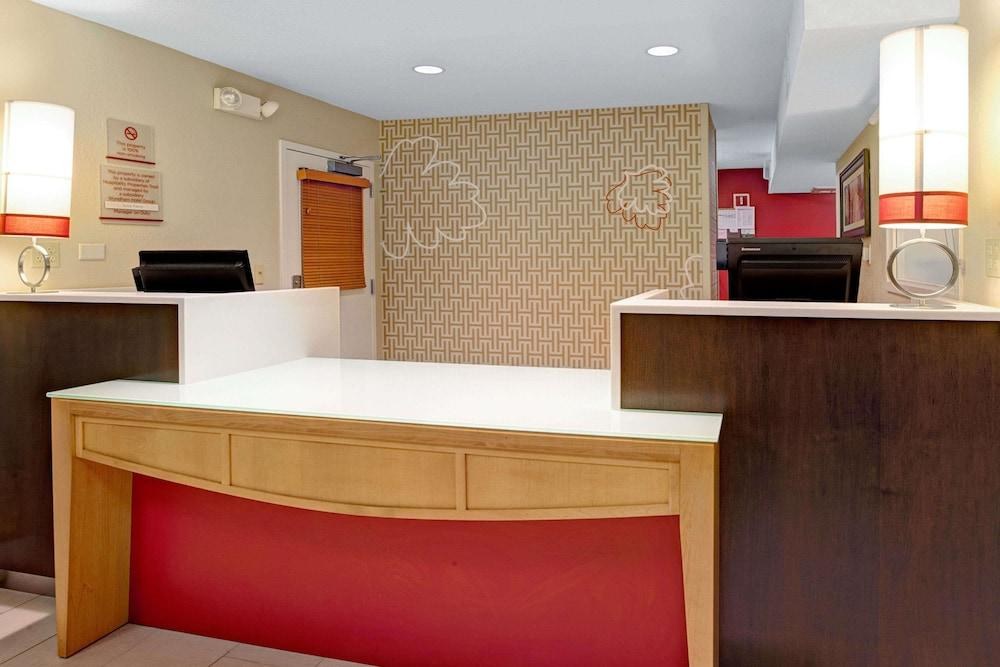 CANDLEWOOD SUITES CHICAGO-WHEELING