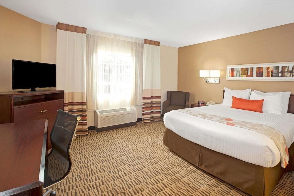 CANDLEWOOD SUITES CHICAGO-WHEELING photo 4