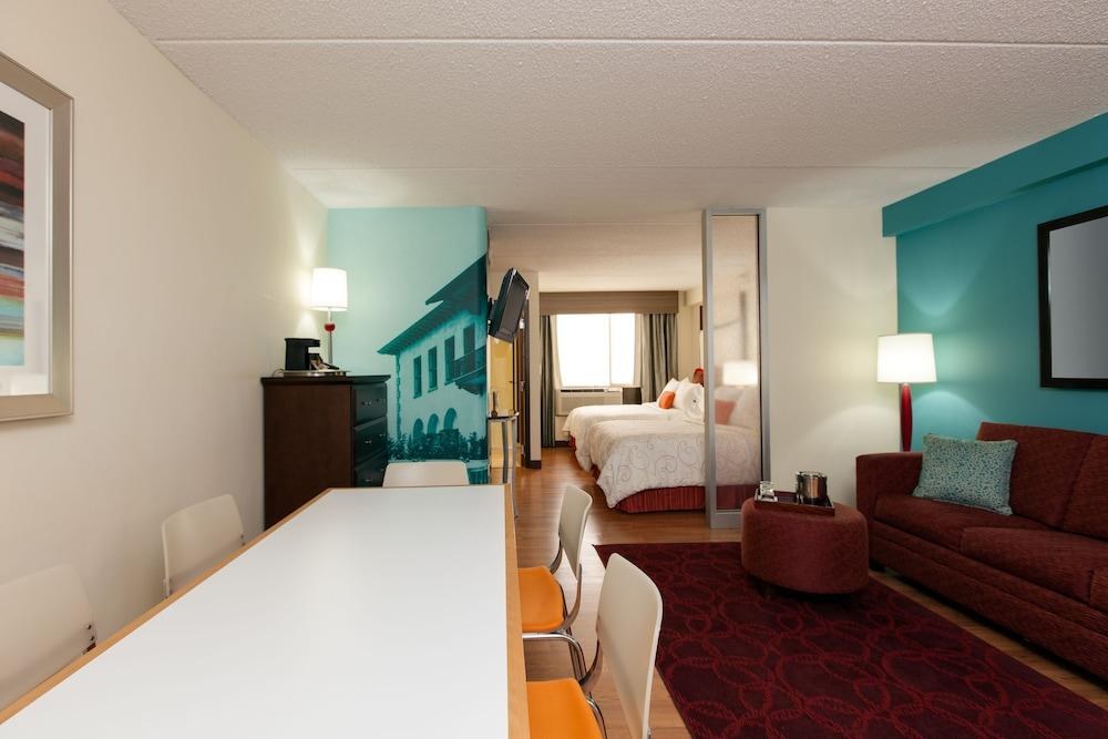 HOTEL INDIGO CHICAGO-VERNON HILLS photo 3
