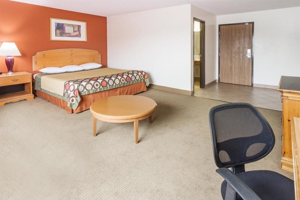 SUPER 8 MOTEL - ELGIN photo 1