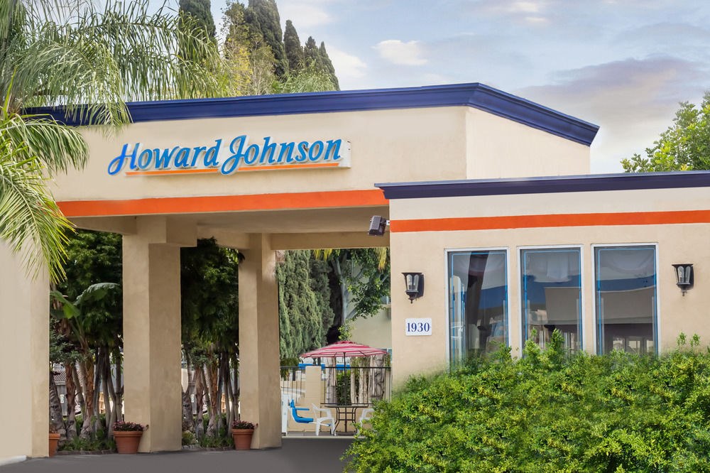 HOWARD JOHNSON HOTEL & SUITES BY WYNDHAM ORANGE