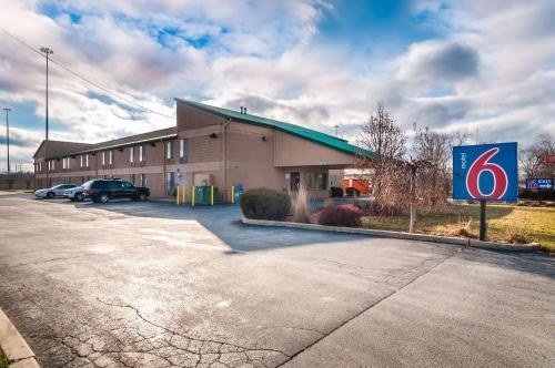 SUPER 8 MOTEL LANSING