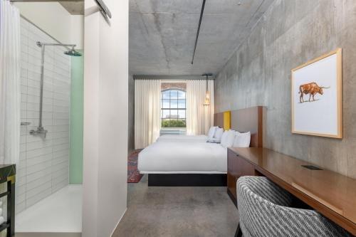 NYLO DALLAS LAS COLINAS photo 4