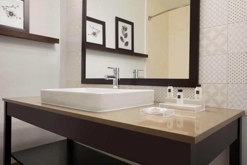 COUNTRY INN &AMP; SUITES BY CARLSON DFW AIRPORT SOUTH photo 3