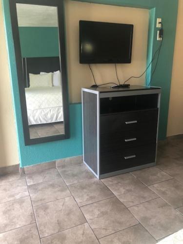 PINN ROAD INN AND SUITES photo 1