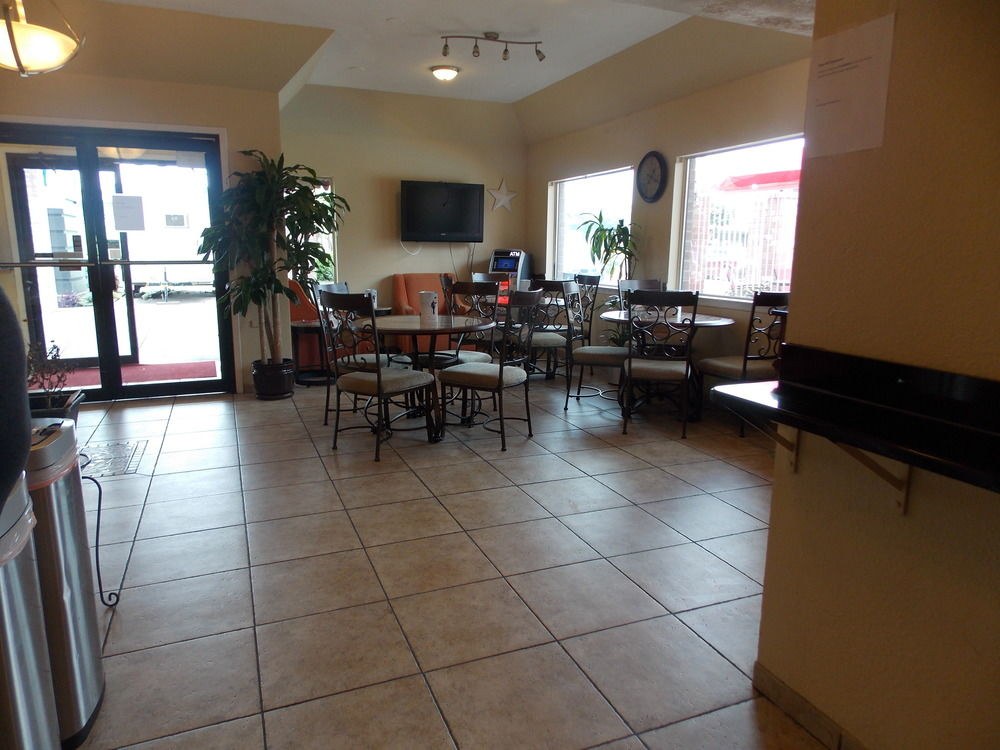 RAMADA LIMITED DOWNTOWN photo 1