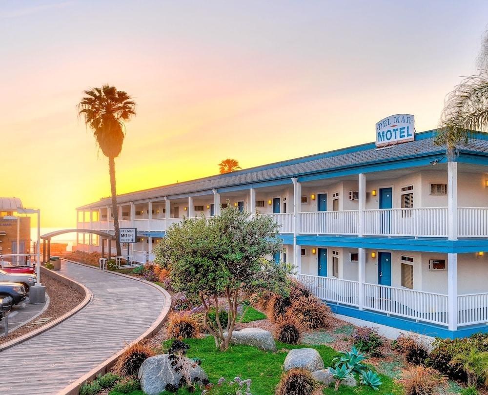 THE DEL MAR MOTEL ON THE BEACH photo 3
