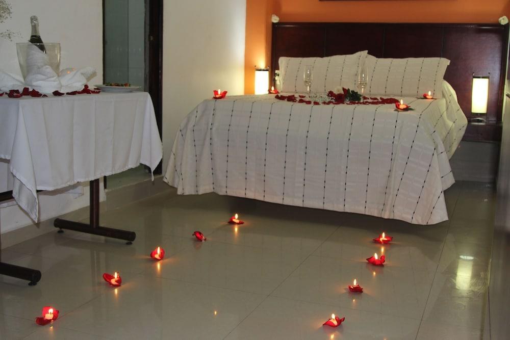 Hotel Marina Suites By Geh Suites photo 1