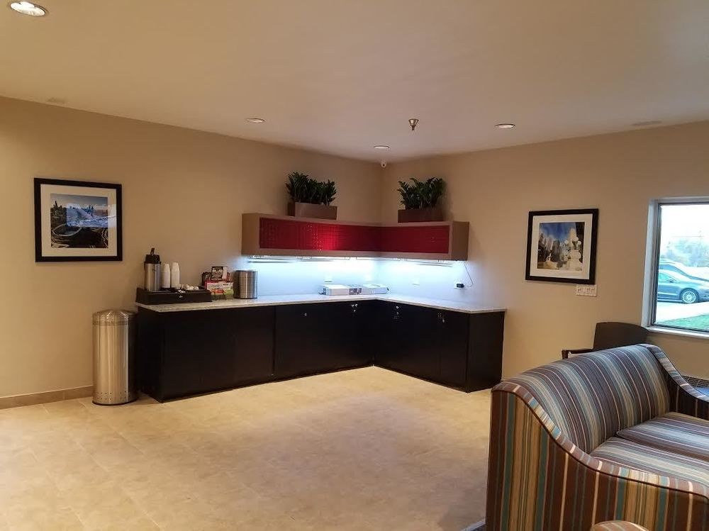 Ramada by Wyndham Glendale Heights/Lombard photo 1
