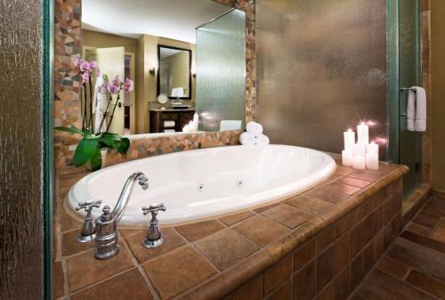 HYATT WILD OAK RANCH photo 2