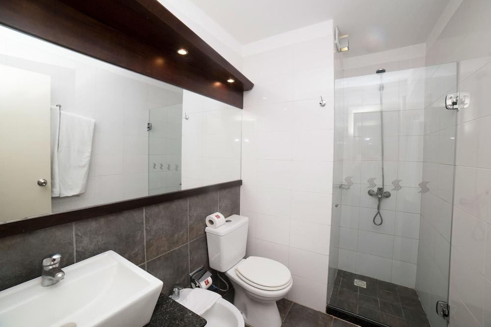 27 SUITES HOTEL photo 2