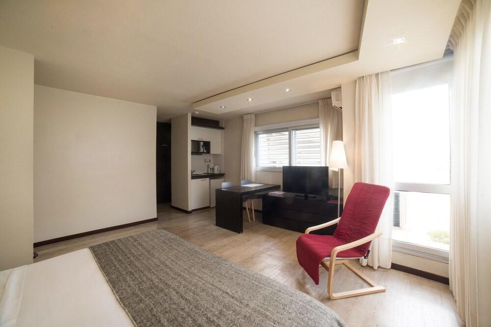 27 SUITES HOTEL photo 3