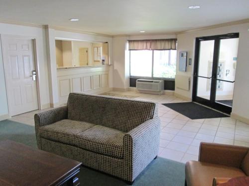 Extended Stay America Suites - Dallas - Farmers Branch photo 1