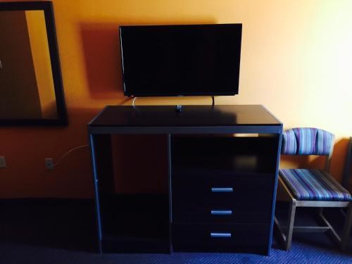 SCOTTISH INN &AMP; SUITES - HOBBY AIRPORT photo 2