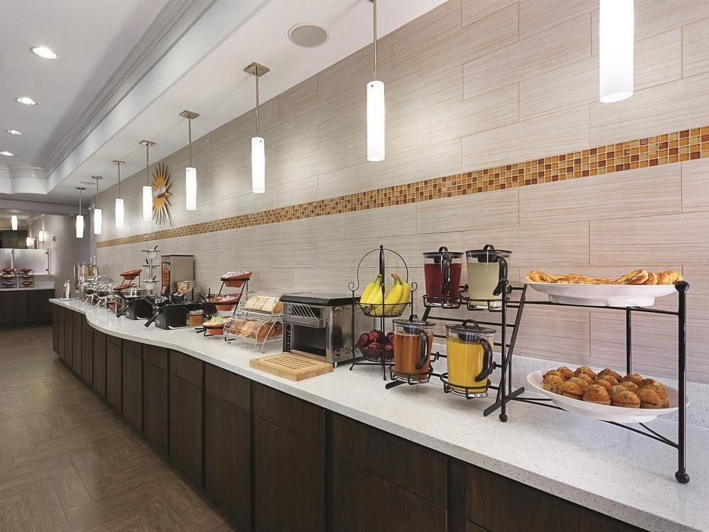 LA QUINTA INN &AMP; SUITES HOUSTON - CHANNELVIEW photo 1