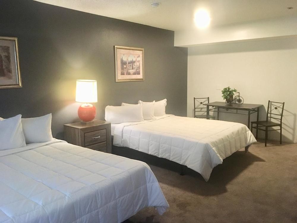 SIEGEL SLOTS AND SUITES photo 2