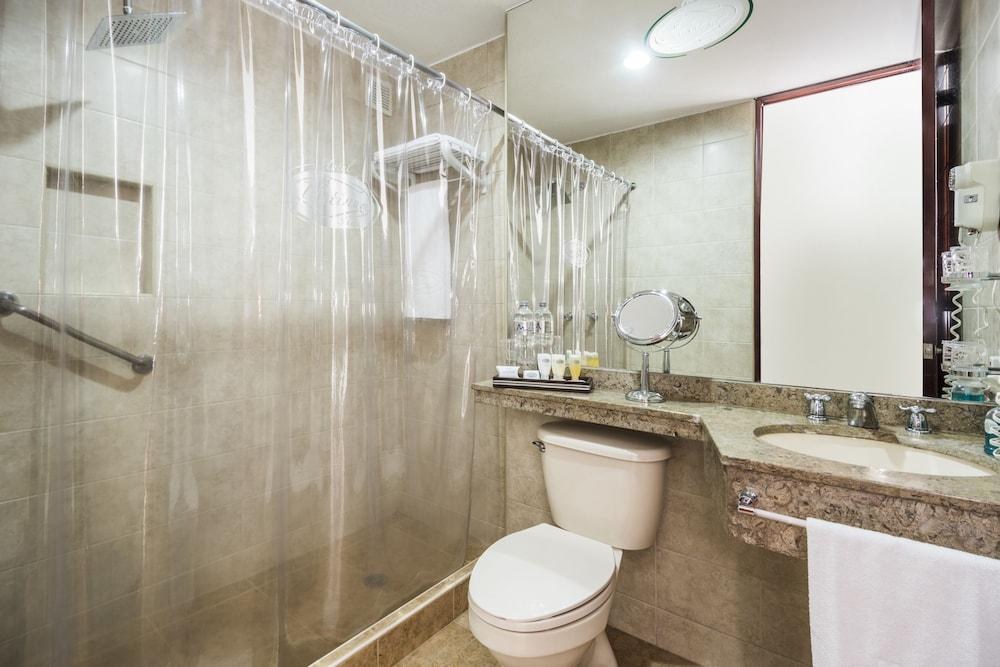 Hotel Platinum Suite photo 4
