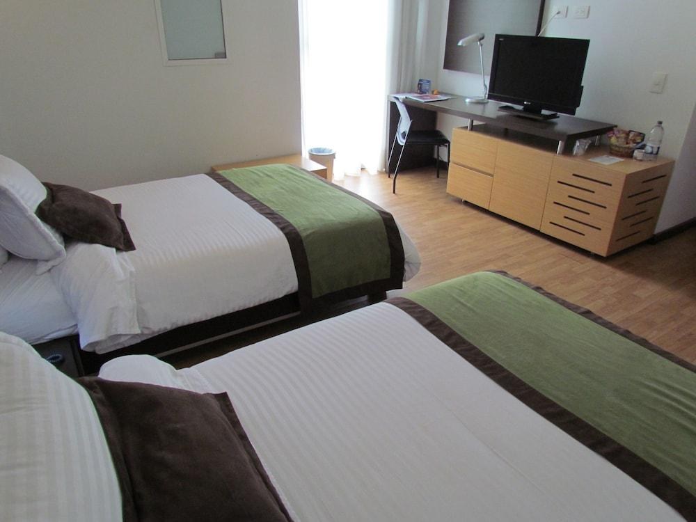 SKY MEDELLIN HOTEL photo 2