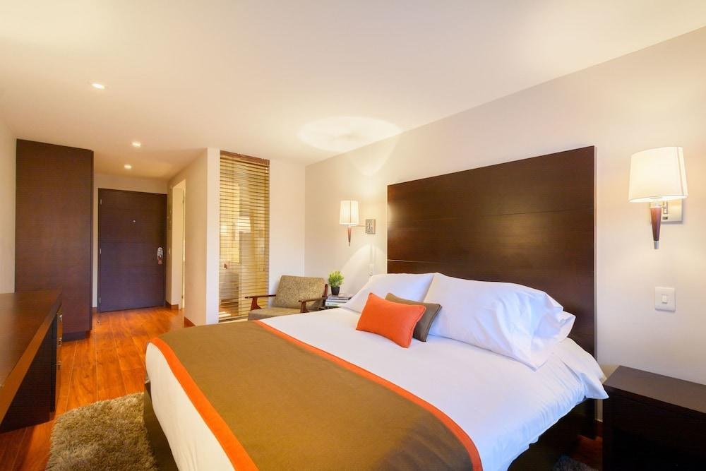 Nico ApartaSuites