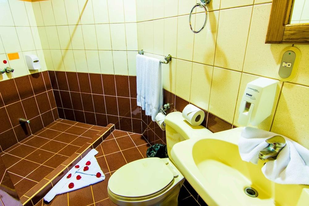 HOTEL CIPRESES photo 2