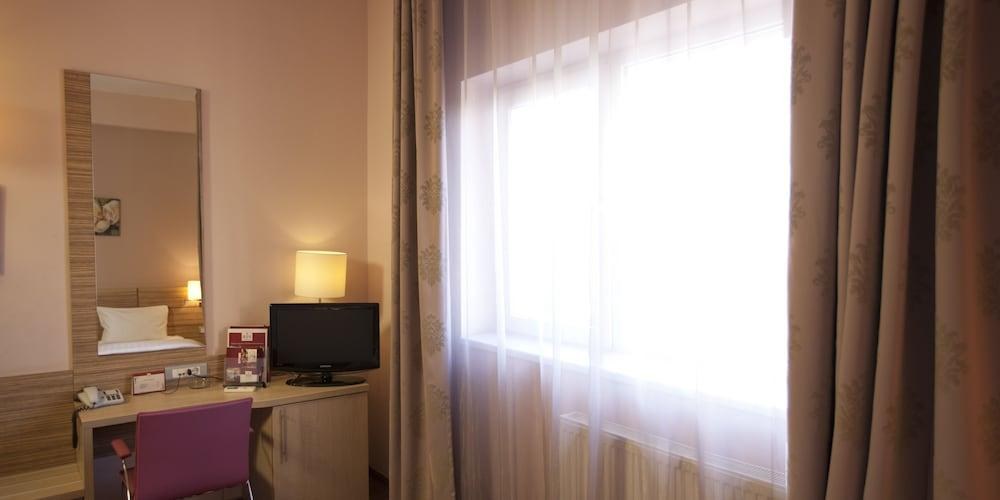 RIN CENTRAL HOTEL photo 2