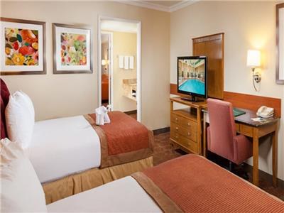 DESERT PALMS HOTEL AND SUITES ANAHEIM RESORT photo 4