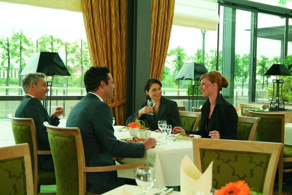 MARITIM HOTEL DRESDEN photo 2