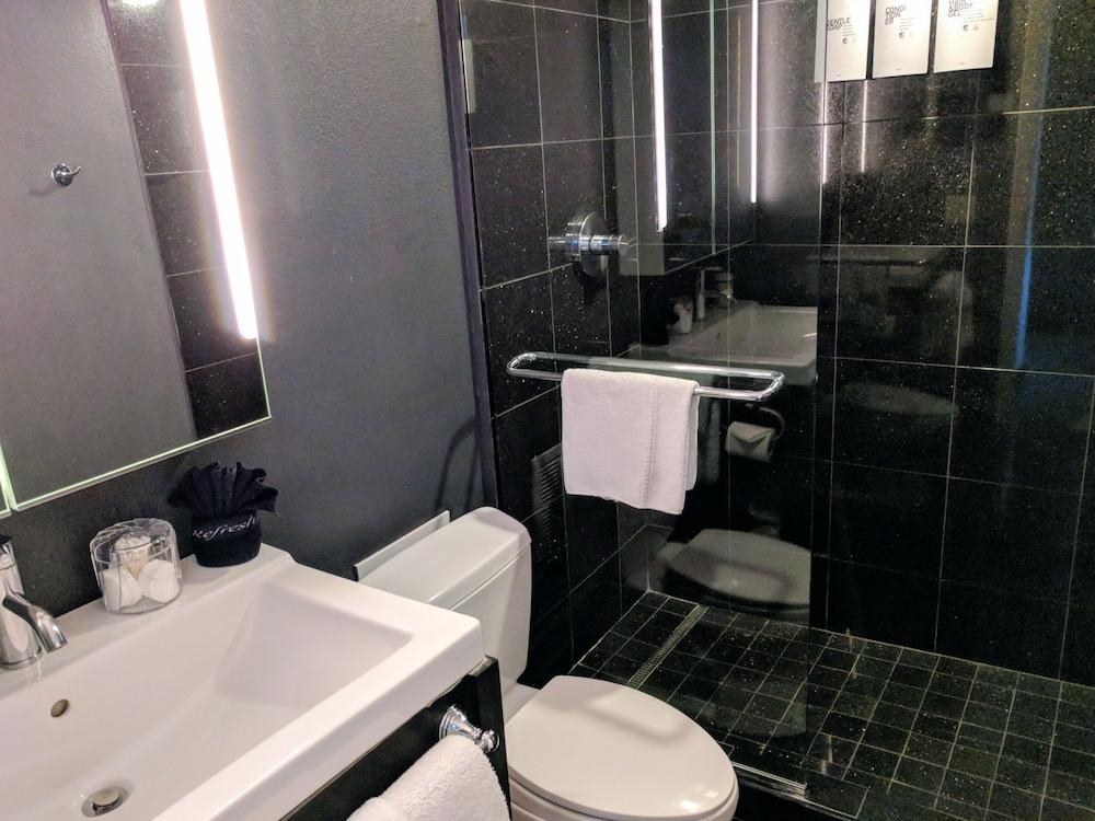 THE CLARENDON HOTEL photo 3