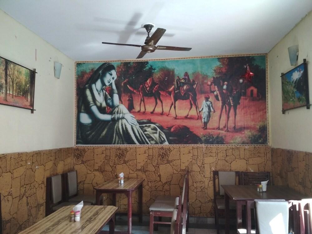Hotel Raj Bed & Breakfast photo 2