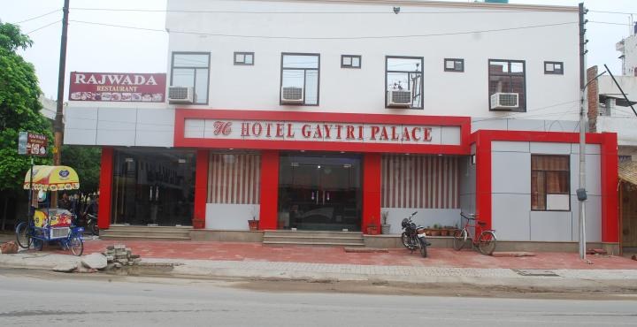 HOTEL GAYATRI PALACE
