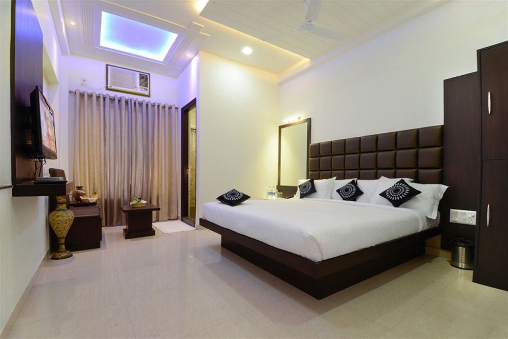 HOTEL MADHUSHRIE