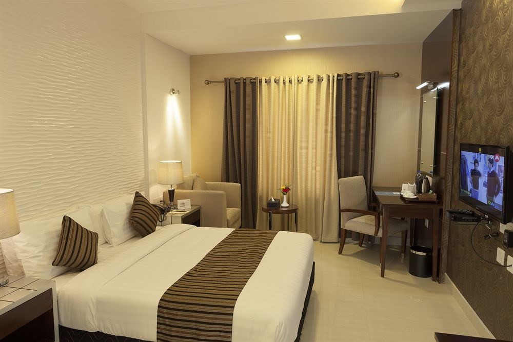 ABAAM COCHIN photo 1