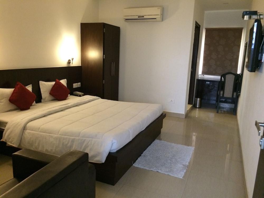 HOTEL LOVE KUSH photo 2
