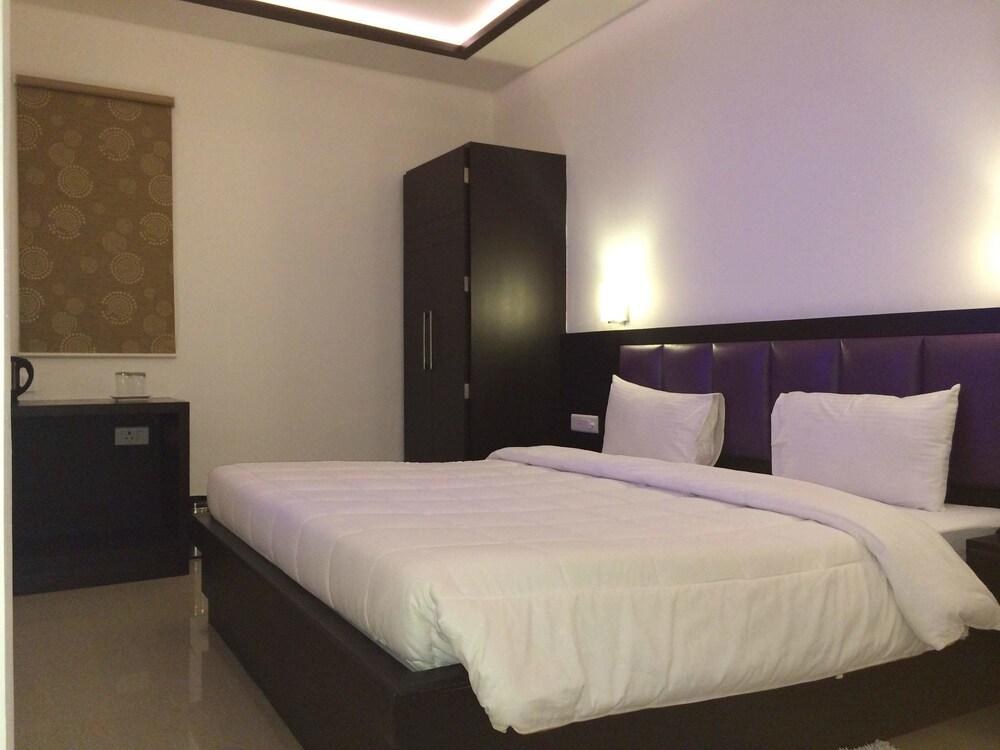 HOTEL LOVE KUSH photo 4