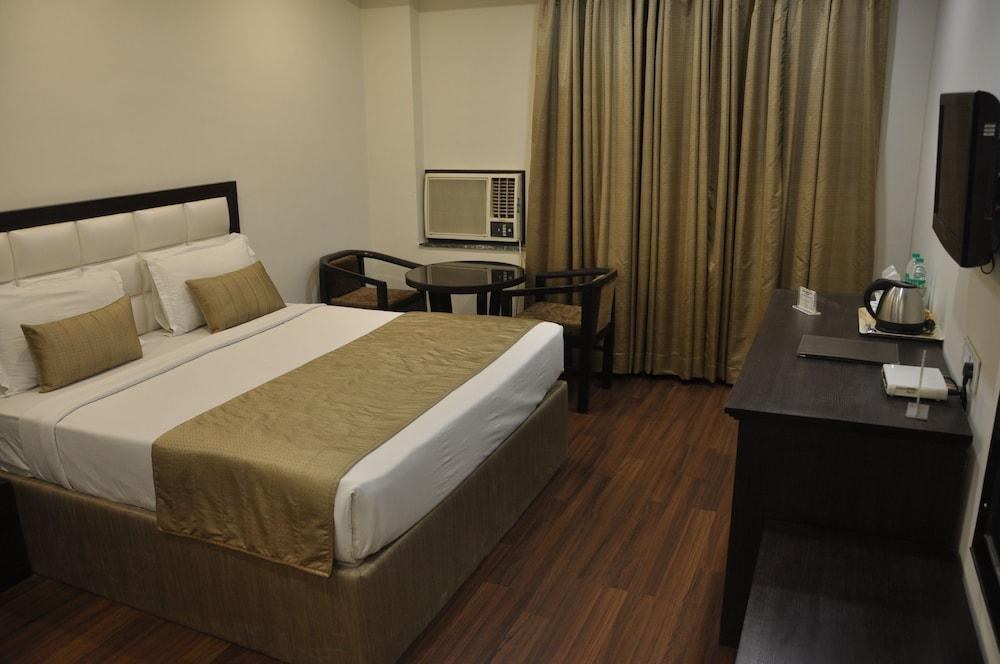 USHA KIRAN PALACE HOTEL & TOWER