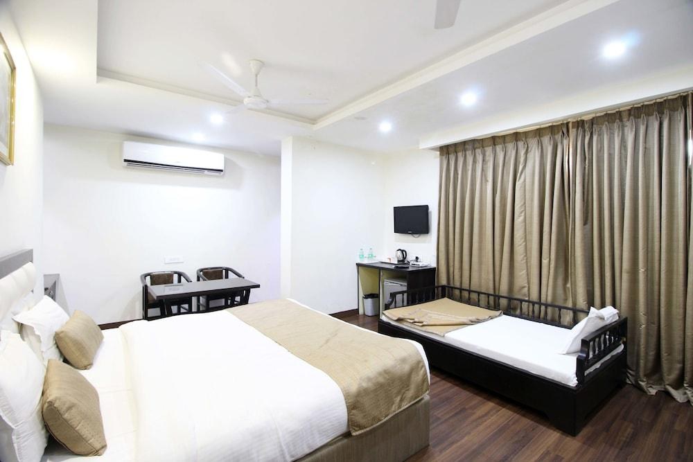 USHA KIRAN PALACE HOTEL & TOWER photo 4