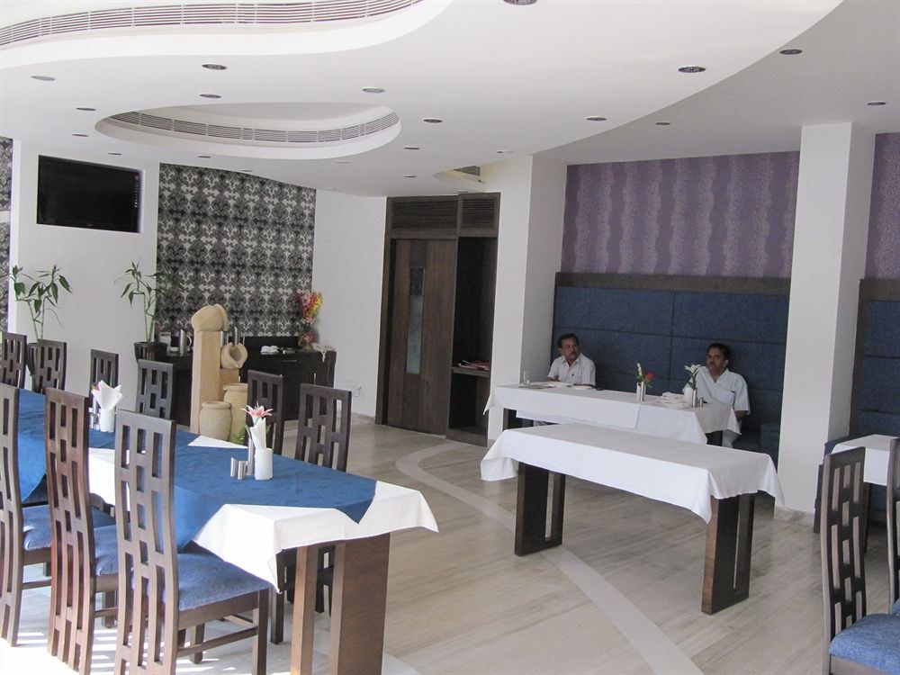 HOTEL TAJ RESORT