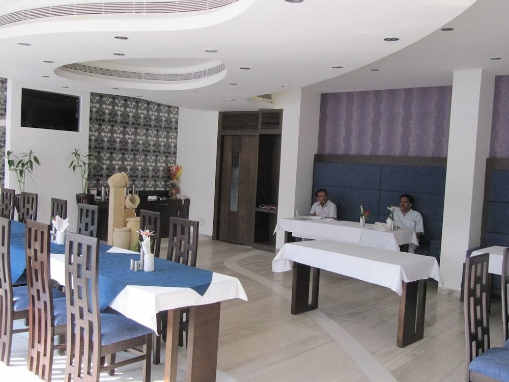 HOTEL TAJ RESORT photo 4