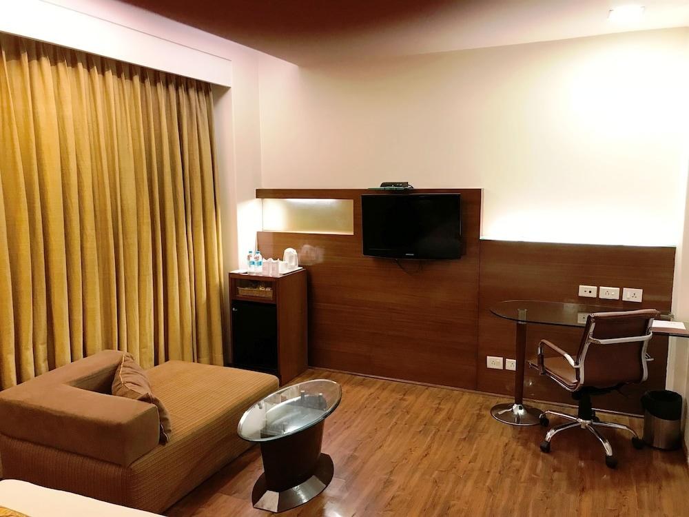 INDUS BIZNOTEL photo 2