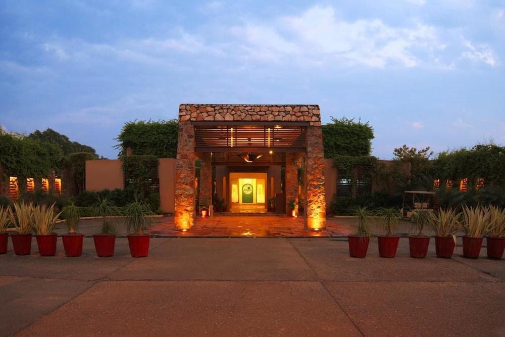 Lemon Tree Hotel Tarudhan Valley photo 2