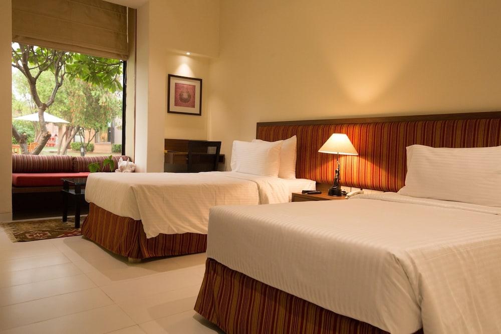 Lemon Tree Hotel Tarudhan Valley photo 4