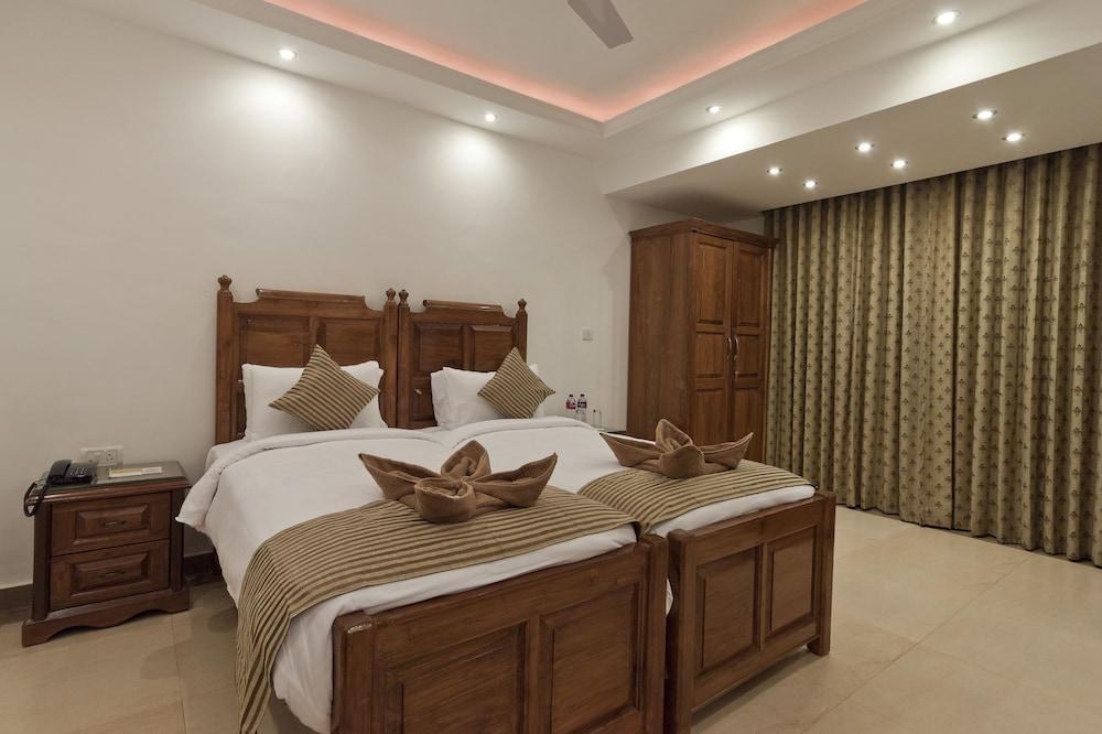 SEASHELL BEACH SUITES photo 2