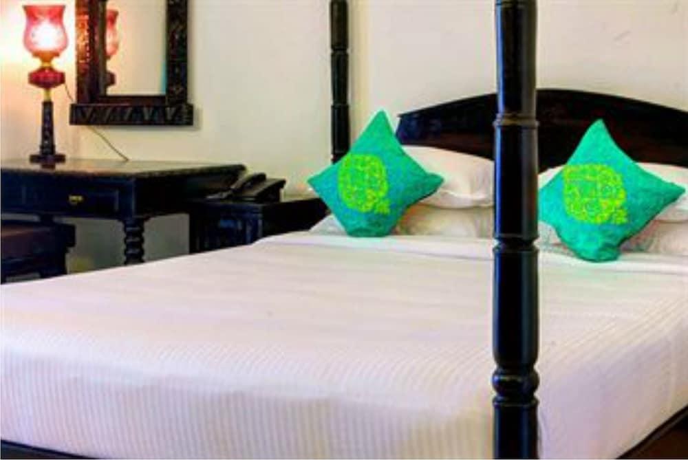 HOTEL SHANTI MORADA photo 2