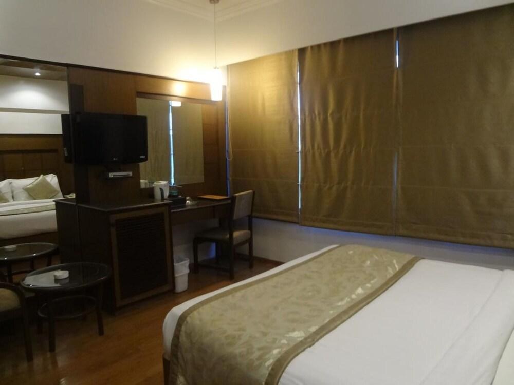 MIDTOWN PRITAM photo 3