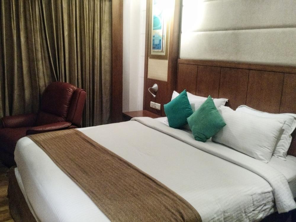 Savoy Suites Greater Noida photo 4