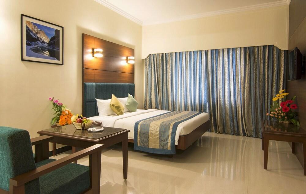 Shenbaga Hotel & Convention Centre photo 4
