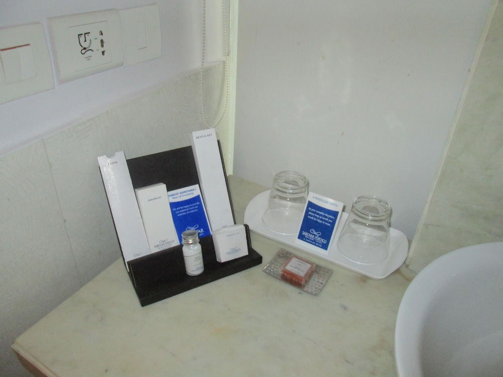 Sarovar Portico Naraina photo 1