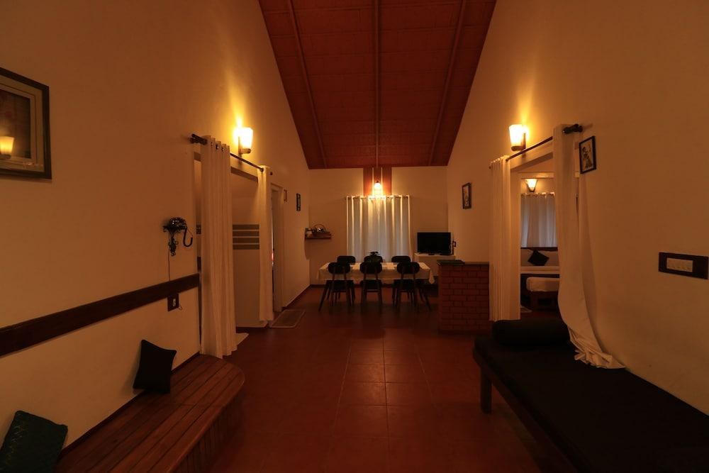 AMBADDY ESTATE photo 3
