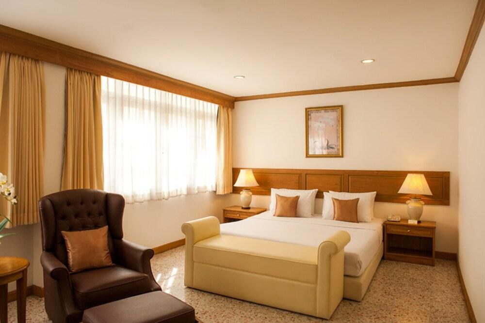 Lido Beach Hotel